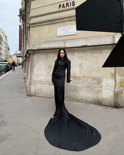 Demi Lovato stylish Instagram photos, October 2025 10