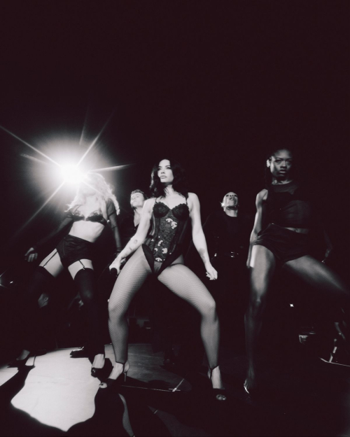 Demi Lovato stylish Instagram photos, October 2025 6