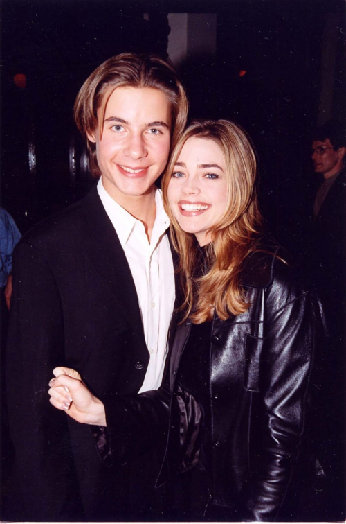 Denise Richards at Scream 2 Premiere in Los Angeles, 1997 2