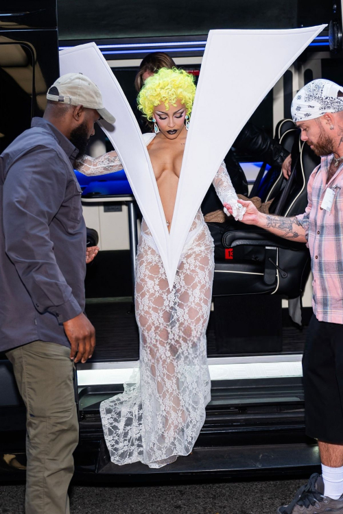 Doja Cat Arrives at Saturday Night Live New York City, October 2025 1