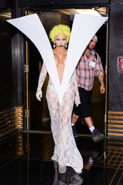 Doja Cat Arrives at Saturday Night Live New York City, October 2025 3