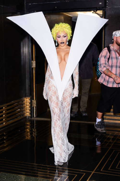 Doja Cat Arrives at Saturday Night Live New York City, October 2025 6