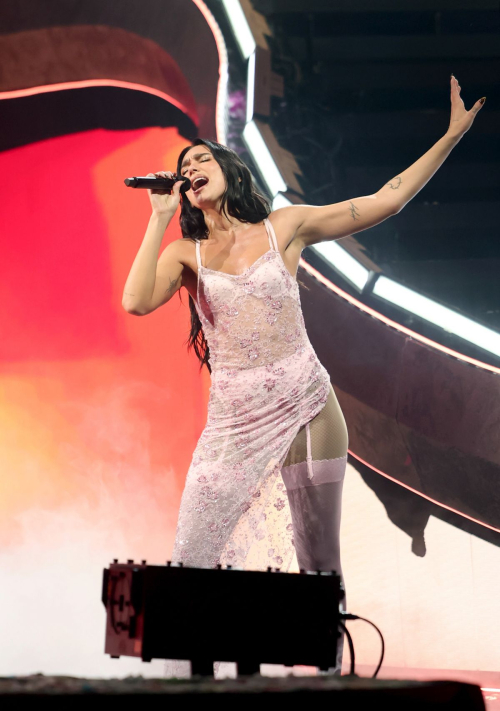 Dua Lipa Performs Radical Optimism Tour Los Angeles, October 2025 6