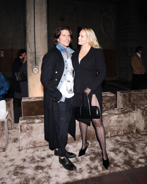 Elizabeth Berkley at Mugler SS2026 Show Paris Fashion Week, October 2025 3