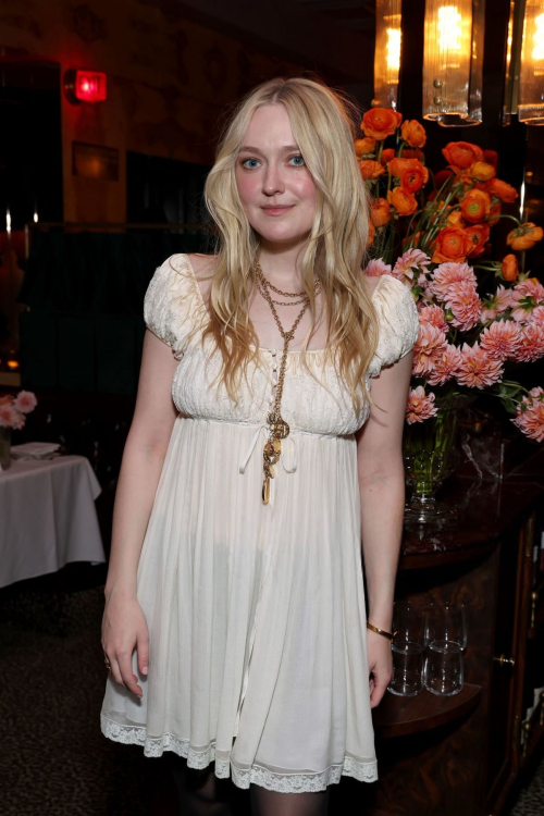 Elle and Dakota Fanning W Magazine Chloe Dinner Beverly Hills 8