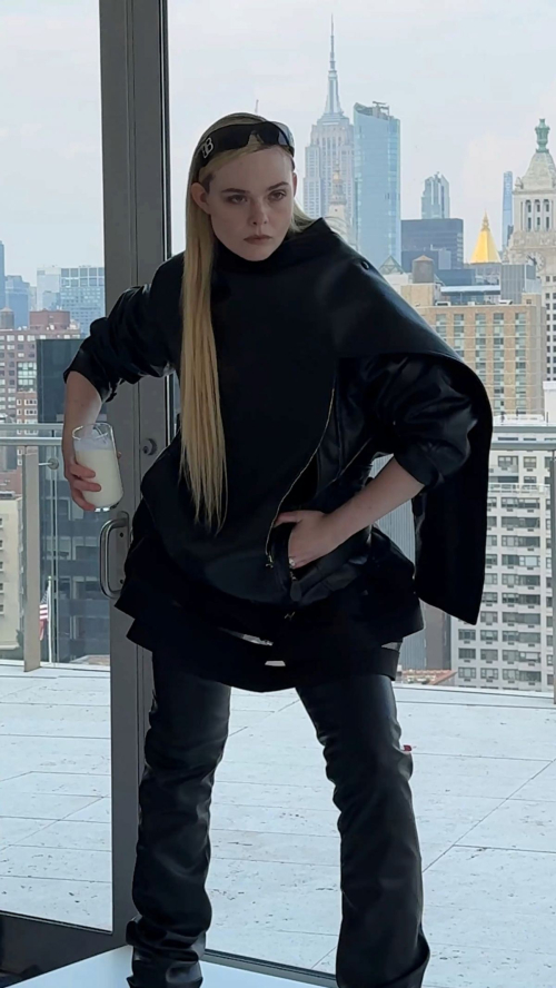 Elle Fanning for i-D Magazine, October 2025 10