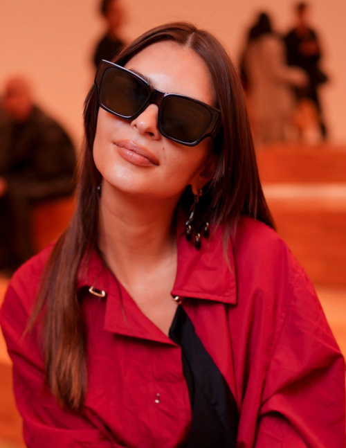 Emily Ratajkowski at Loewe Show Paris Fashion Week, October 2025 2