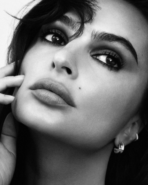 Emily Ratajkowski Instagram Photos and Video, October 2025 3