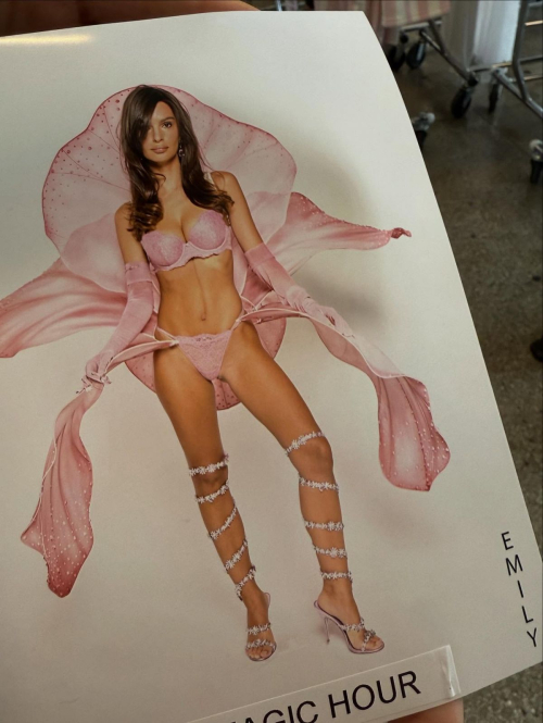 Emily Ratajkowski Instagram photos, October 2025 1