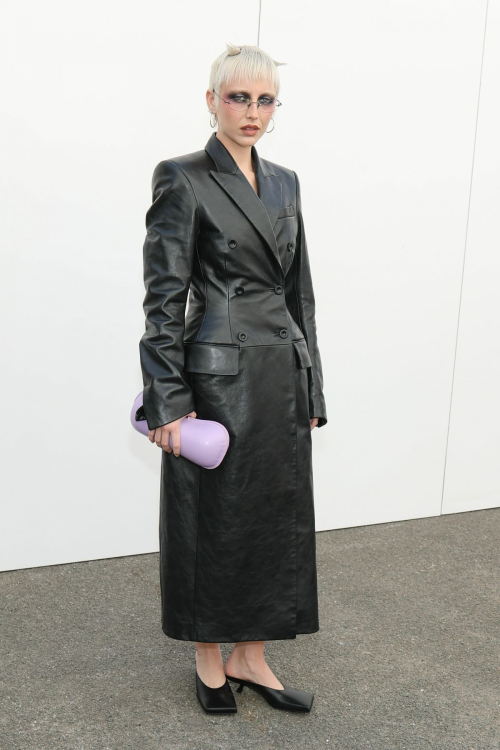 Emma Chamberlain at Mugler Show Paris Fashion Week, October 2025