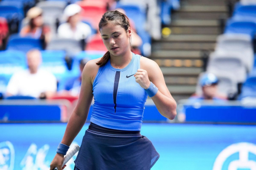 Emma Raducanu Retires from First Round Match Wuhan, October 2025 4