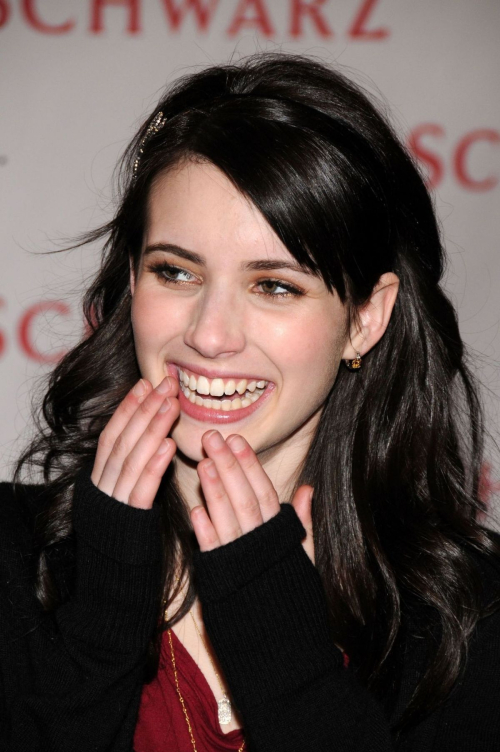 Emma Roberts at Hotel For Dogs Promotional Event 8