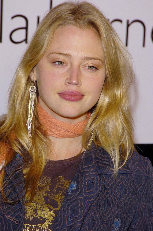 Estella Warren at Celebrity Screening Walk The Line Beverly Hills 3