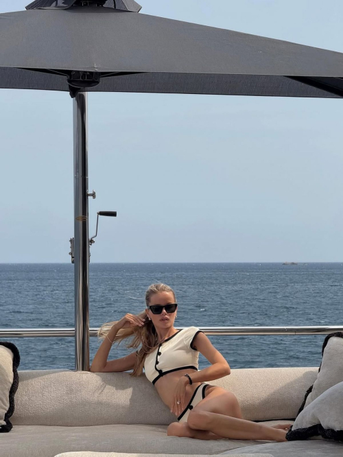 Frida Aasen Instagram Photos, October 2025 13
