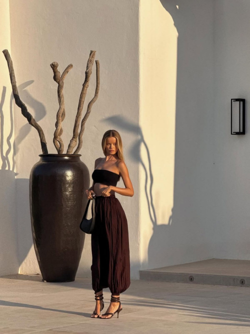 Frida Aasen Instagram Photos, October 2025 2