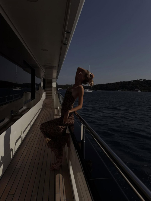 Frida Aasen Instagram Photos, October 2025 6