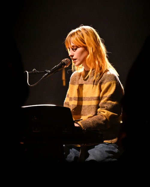 Hayley Williams at Tonight Show Starring Jimmy Fallon, October 2025 4