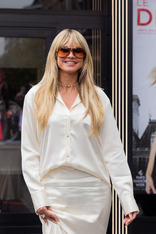 Heidi Klum at L’Oreal Pop-up Opening Dusseldorf, September 2025