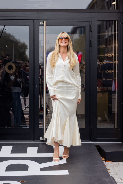 Heidi Klum at L’Oreal Pop-up Opening Dusseldorf, September 2025 9