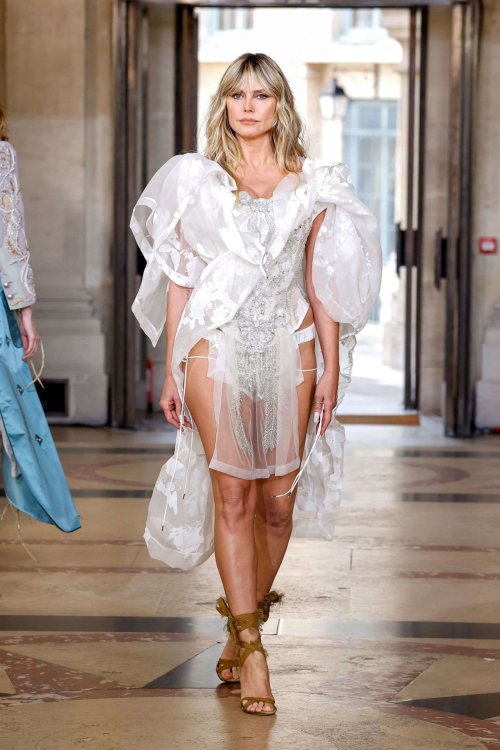 Heidi Klum Walks Runway Vivienne Westwood Womenswear Show Paris Fashion Week, October 2025 4
