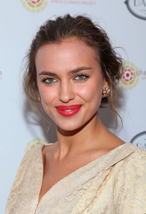 Irina Shayk at CTAOP Darby Restaurant New York, December 2009 1