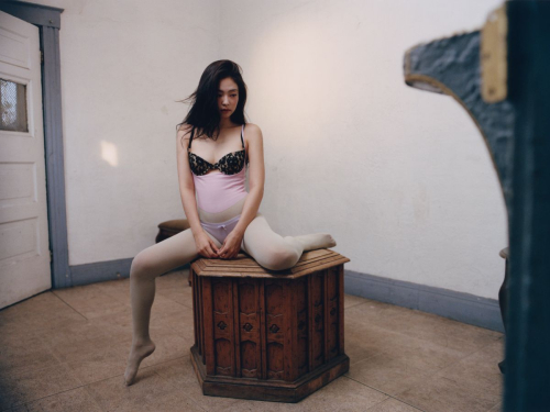 Jennie for CR Fashion Book 27, October 2025 13