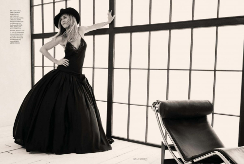 Jennifer Aniston in Harper’s Bazaar UK, November 2025 4
