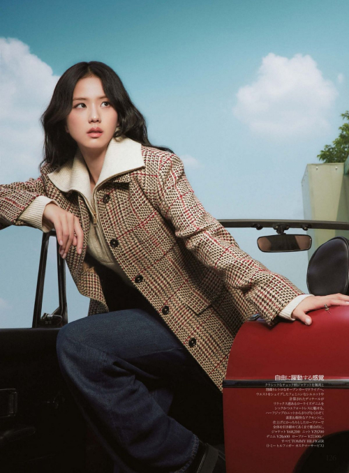 Jisoo for Vogue Japan, November 2025 7