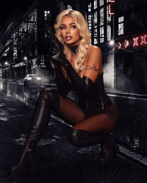 Julia Cavanagh Barb Wire Halloween photoshoot, October 2025 5