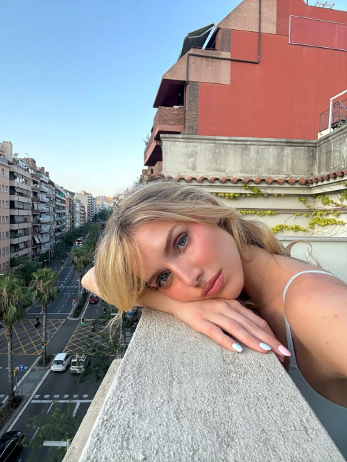 Kari Riley Instagram Photos, October 2025 17