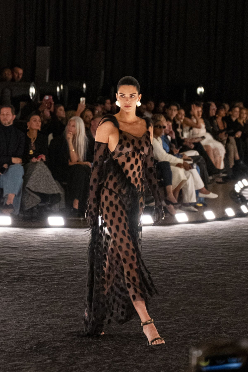 Kendall Jenner Walks Runway at Schiaparelli Fashion Show Paris Fashion Week, October 2025 3