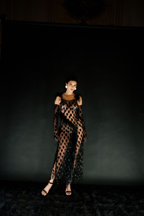 Kendall Jenner Walks Runway at Schiaparelli Fashion Show Paris Fashion Week, October 2025 4