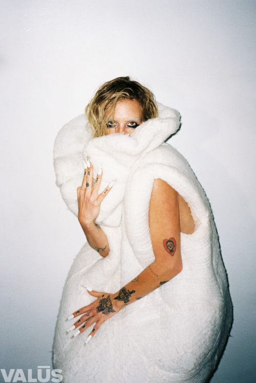 Kesha for Valus Magazine Issue 1 Autumn 2025 13