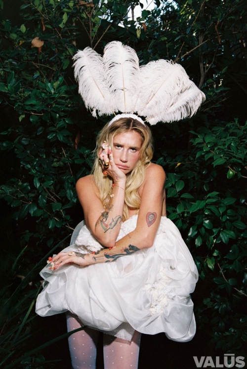 Kesha for Valus Magazine Issue 1 Autumn 2025 4