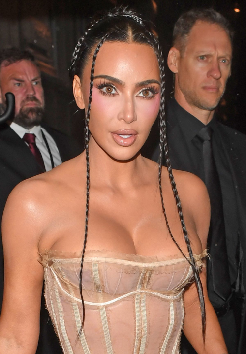 Kim Kardashian Heading to Birthday Bash in London, October 2025 1