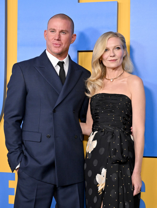 Kirsten Dunst at Roofman Premiere Paramount Theatre Los Angeles, September 2025 4