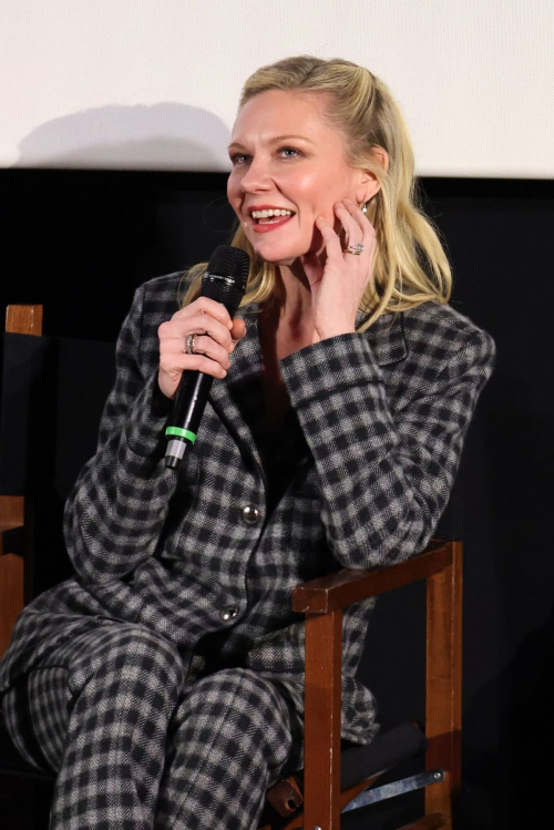 Kirsten Dunst shines at Roofman Awards Screening in London 5