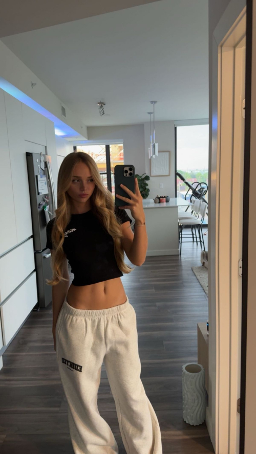 Kyla Dodds Instagram Photos, October 2025 21