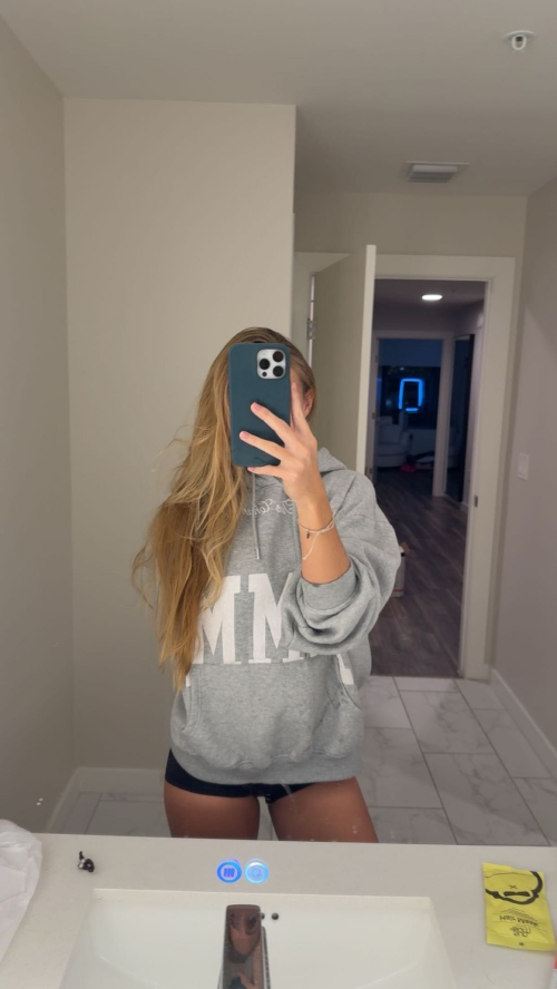 Kyla Dodds Instagram Photos, October 2025 4