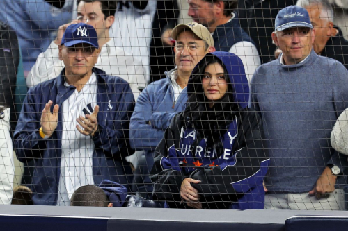 Kylie Jenner and Timothee Chalamet at Yankees vs Blue Jays NYC, October 2025 4