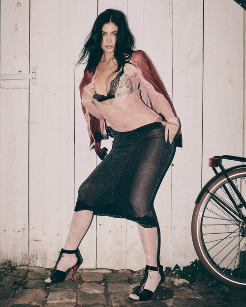 Kylie Jenner for Valentino, October 2025 5