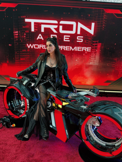 Leeanna Vamp Instagram Photos and Video, October 2025