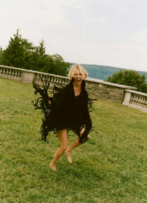 Leslie Bibb in Marie Claire Australia, November 2025 5