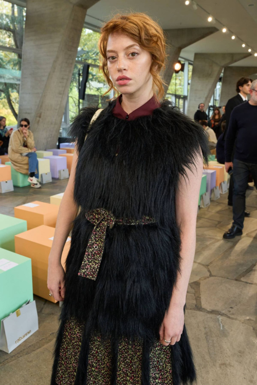 Lily Newmark at Rabanne Fashion Show Paris Fashion Week, October 2025 3