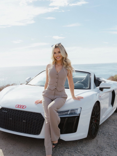 Lindsay Brewer – Instagram Photos, October 2025 4