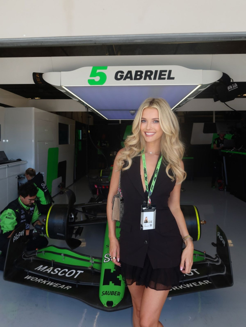 Lindsay Brewer Instagram Photos, October 2025 5