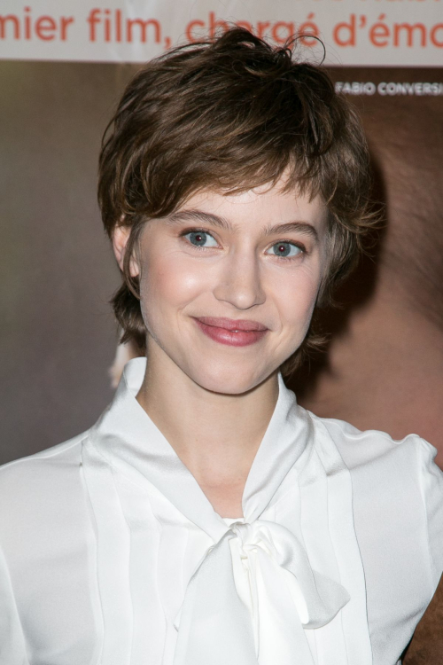 Lou De Laage at L’Attente Premiere in Paris 5