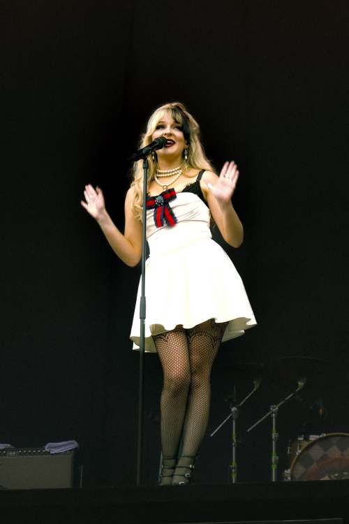 Luvcat Performs at Rock En Seine Paris, August 2025