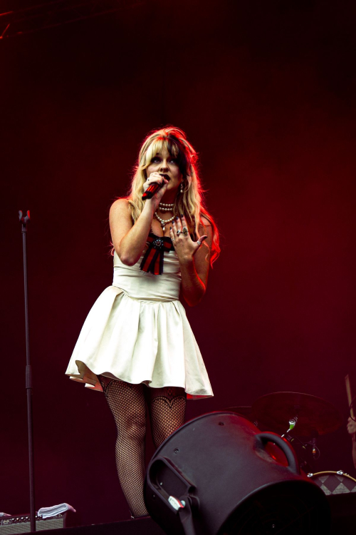 Luvcat Performs at Rock En Seine Paris, August 2025 1