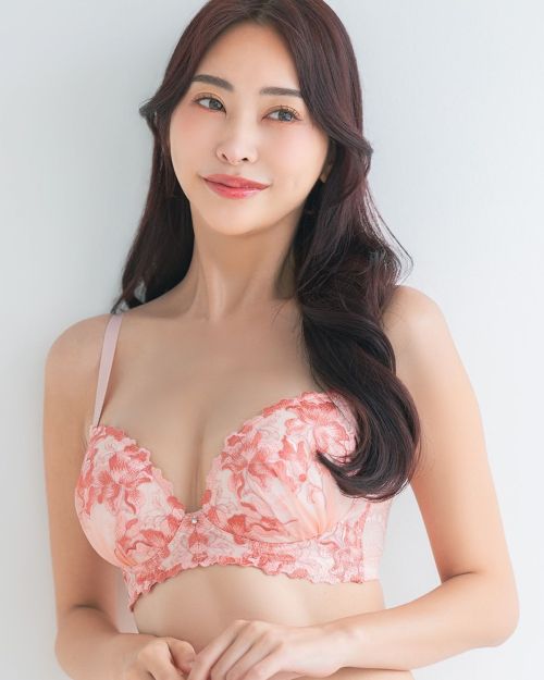 Makoto Minami Instagram photos, October 2025 4